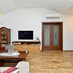 Vikendica Olgica 2269 *