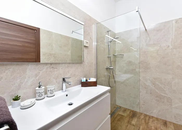 Olgica 2269 Holiday home Pula