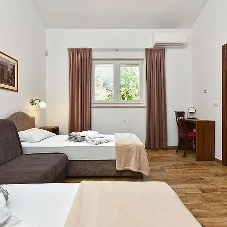 Olgica 2269 * 풀라